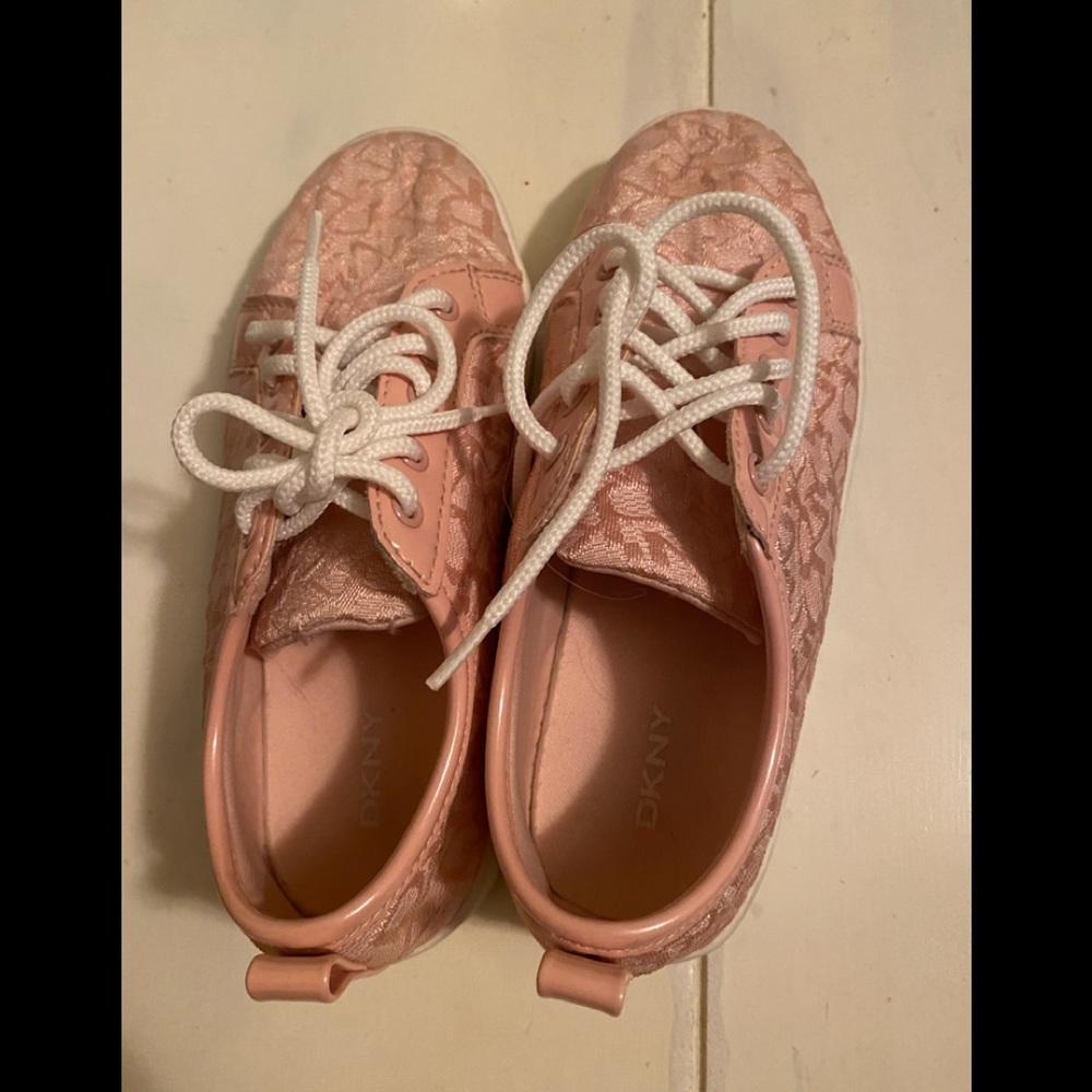 Girls Low Top DKNY Pink Suede Sneakers